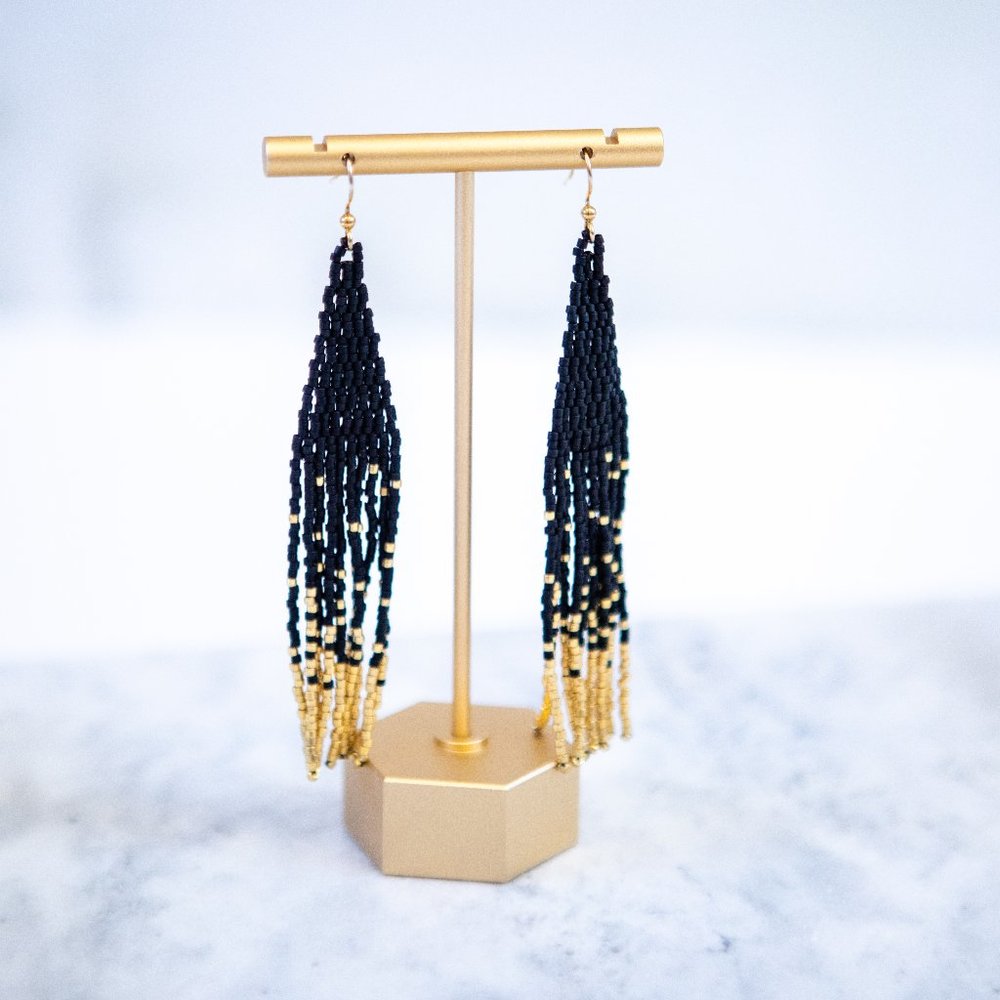 Seeds & Chevron Black Dipped Scatter